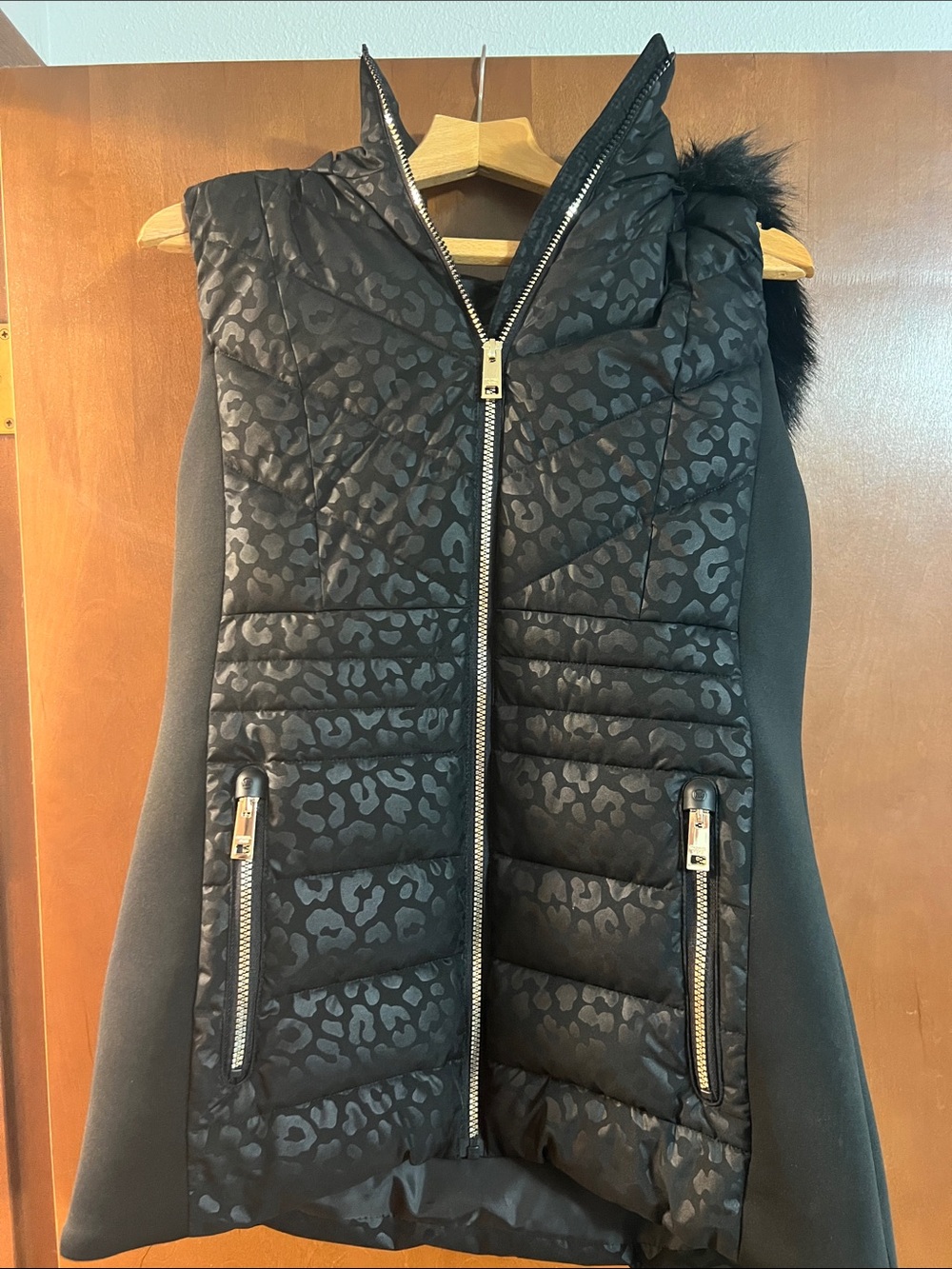 Michael Kors Women’s Black Quilted Leopard Print Vest with Faux Fur Trim NWT